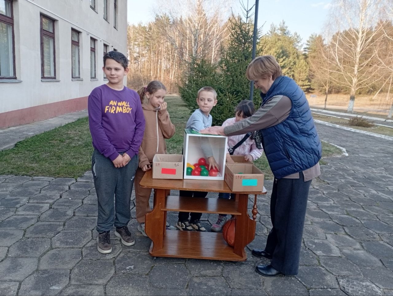В Бенинском СКБ прошла игровая программа «Весенние забавы»