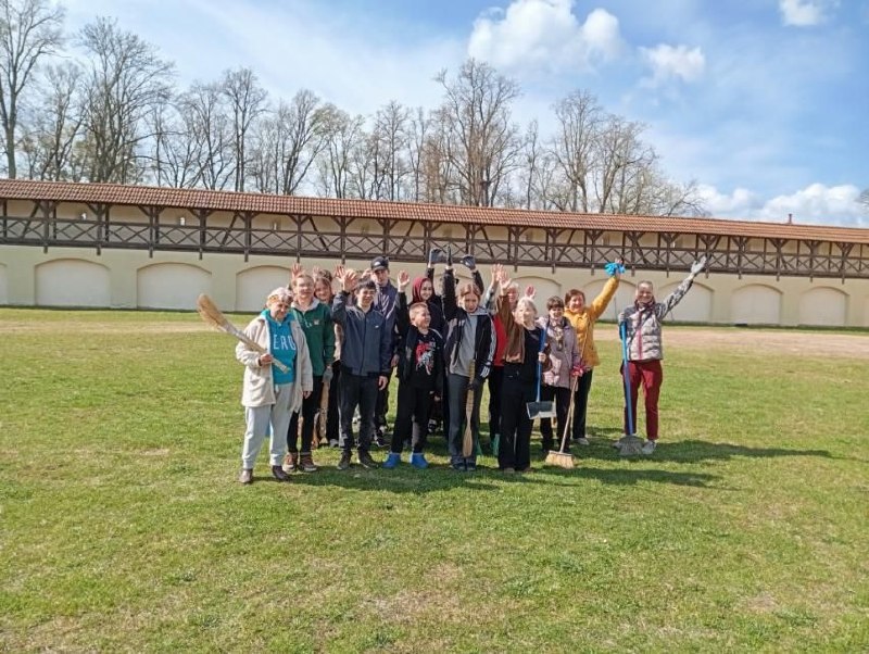 Любчанский замок расцветает благодаря общим усилиям!