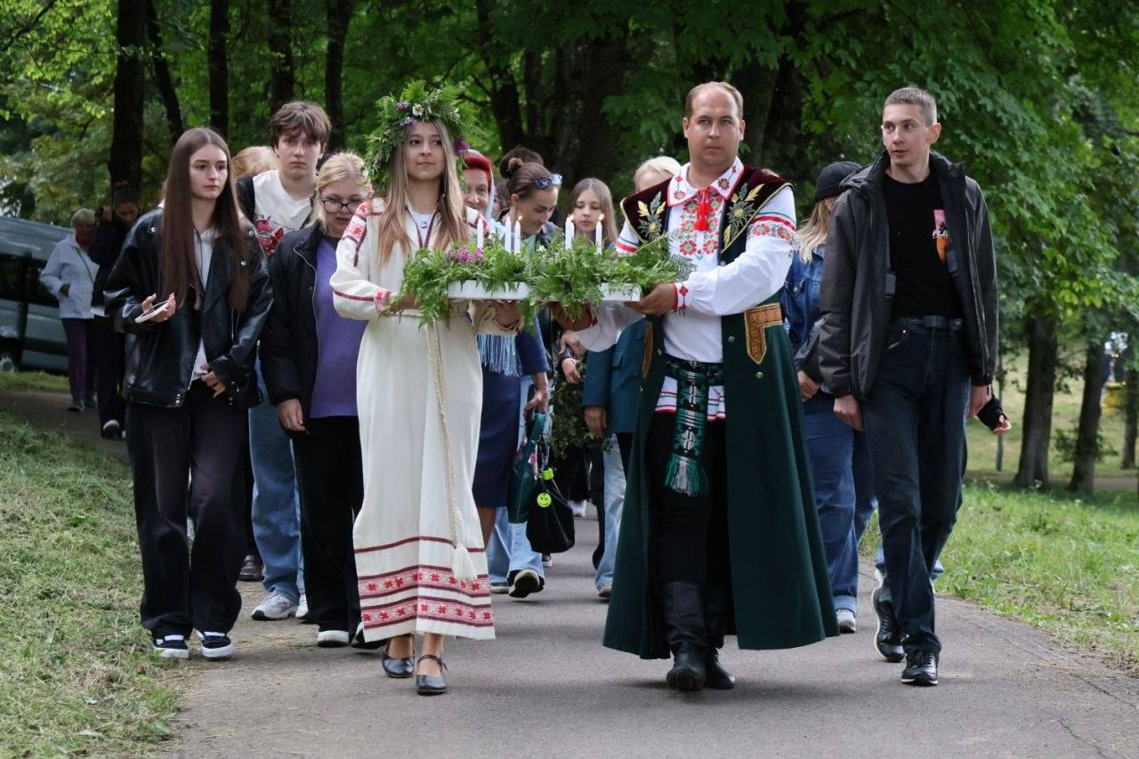 Песни, танцы, игры, венки, костер… В Новогрудке отмечают Купалье