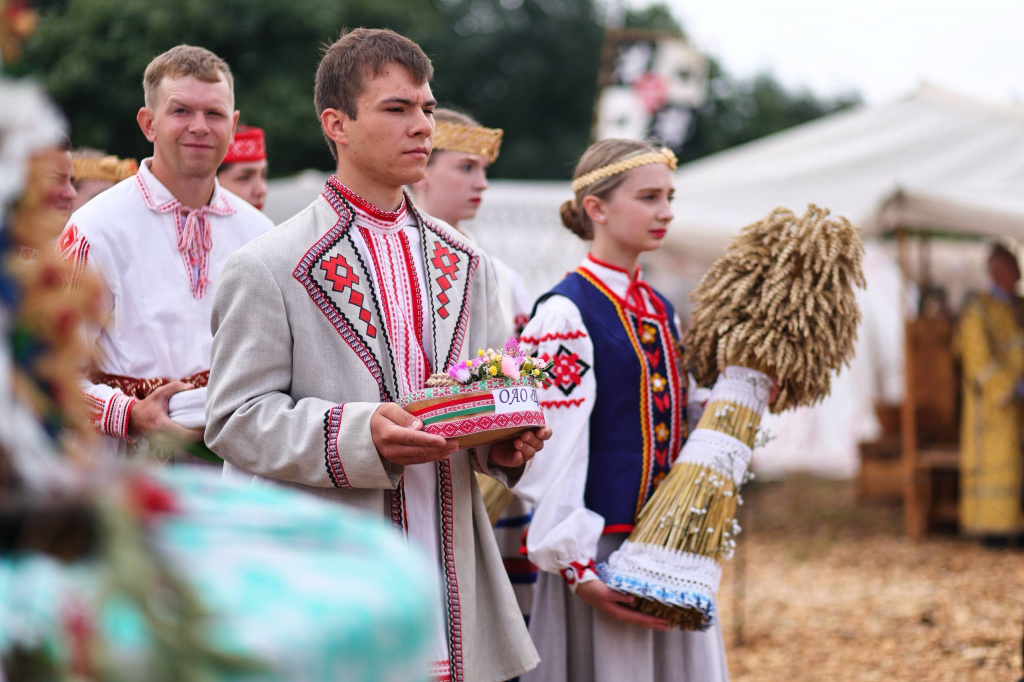 Ярко и масштабно в Новогрудке прошел гастрономический фестиваль «Хлеб, сыр, квас и хорошее настроение»